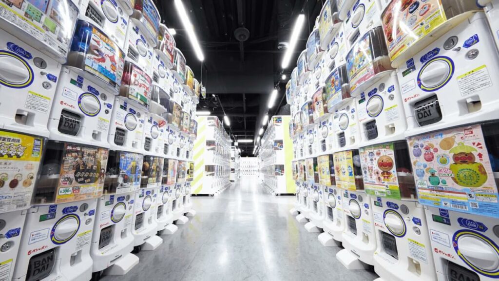 Un magasin de gashapon à Ikebukuro, Tokyo