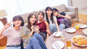 Roommates, Romance and Ringing Hearts
